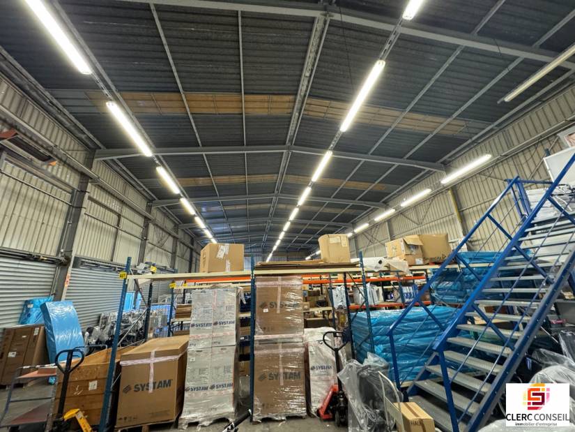 Location - Local d'activité 945m² - Le petit-quevilly