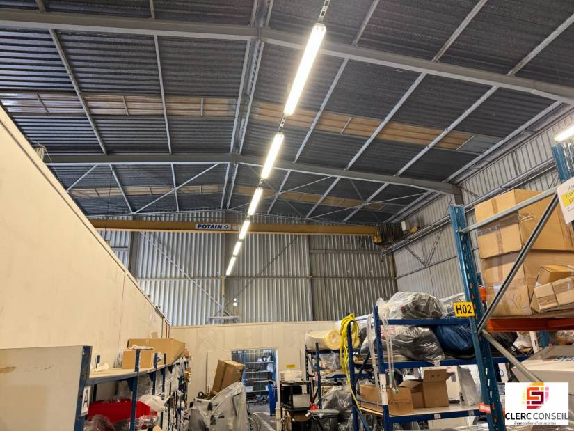 Location - Local d'activité 945m² - Le petit-quevilly