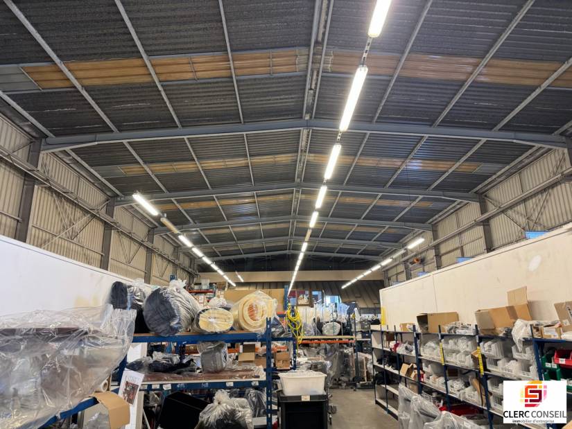 Location - Local d'activité 945m² - Le petit-quevilly