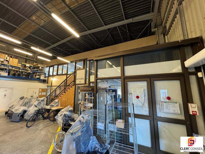 Location - Local d'activité 945m² - Le petit-quevilly