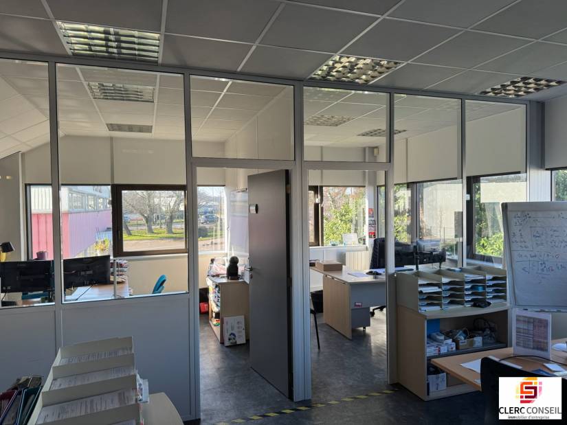 Location - Local d'activité 945m² - Le petit-quevilly