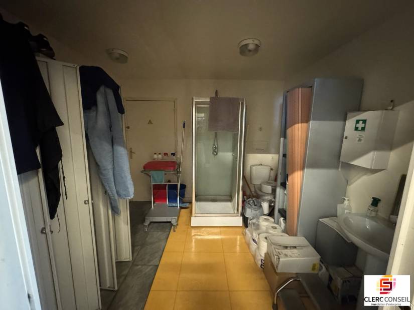 Location - Local d'activité 945m² - Le petit-quevilly