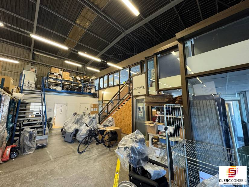 Location - Local d'activité 945m² - Le petit-quevilly