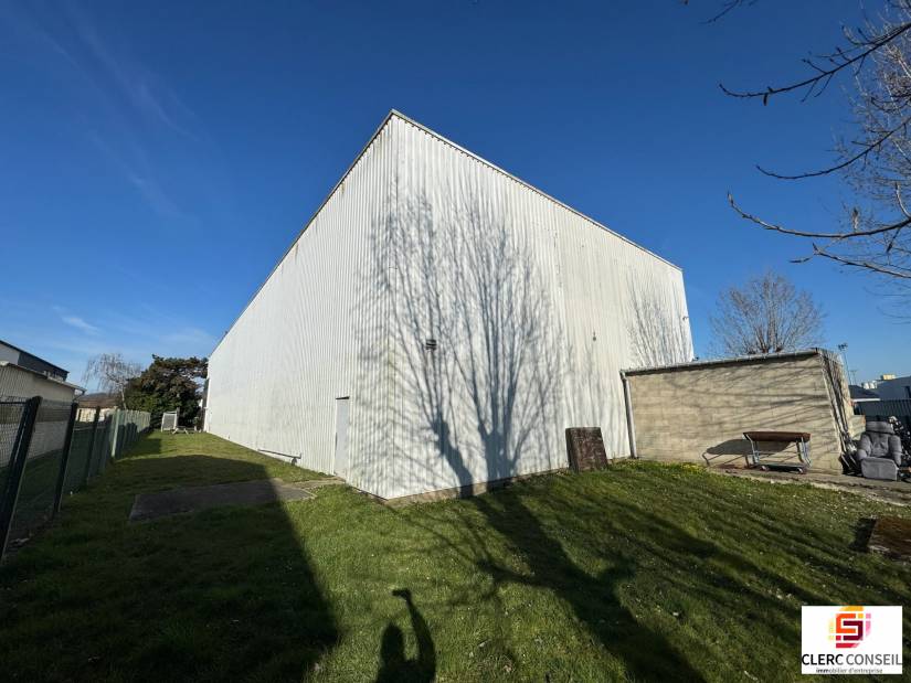 Location - Local d'activité 945m² - Le petit-quevilly