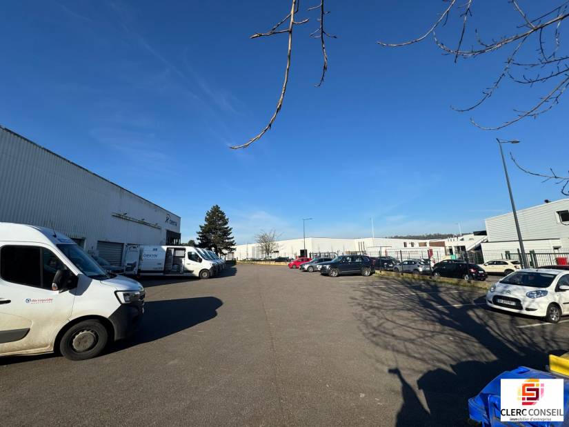 Location - Local d'activité 945m² - Le petit-quevilly