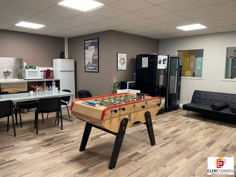 Location - Local d'activité 400m² - Guichainville