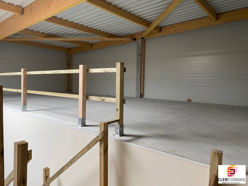 Location - Local d'activité 240m² - Honguemare-guenouville