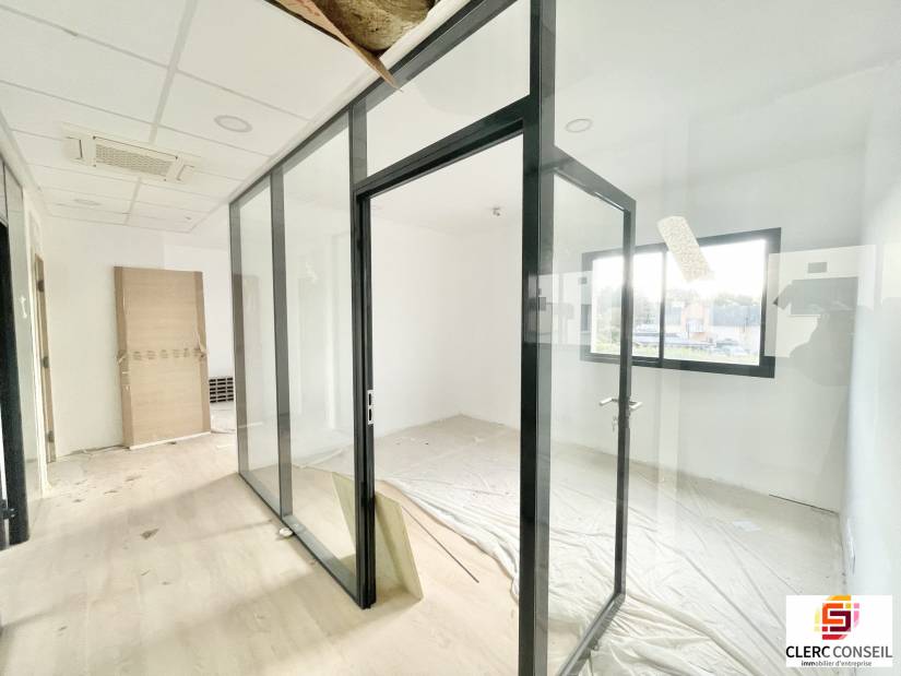 Location - Bureaux 100m² - Bois-guillaume