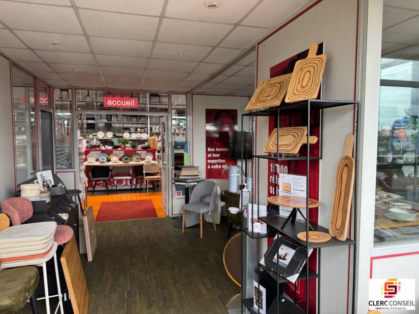 Location - Local d'activité 760m² - Sotteville-lès-rouen