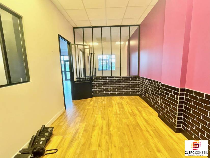 Location - Local commercial 82m² - Isneauville