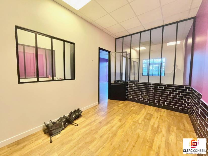Location - Local commercial 82m² - Isneauville