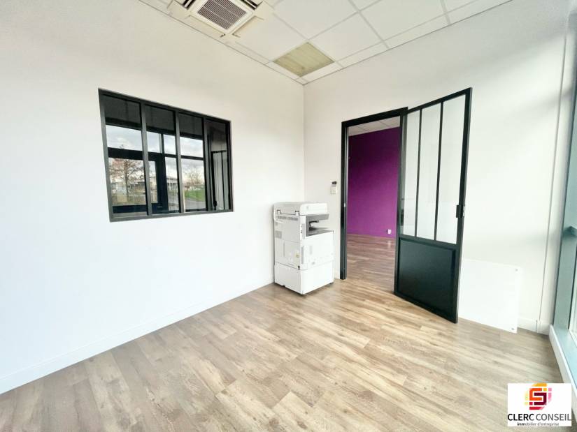 Location - Local commercial 82m² - Isneauville