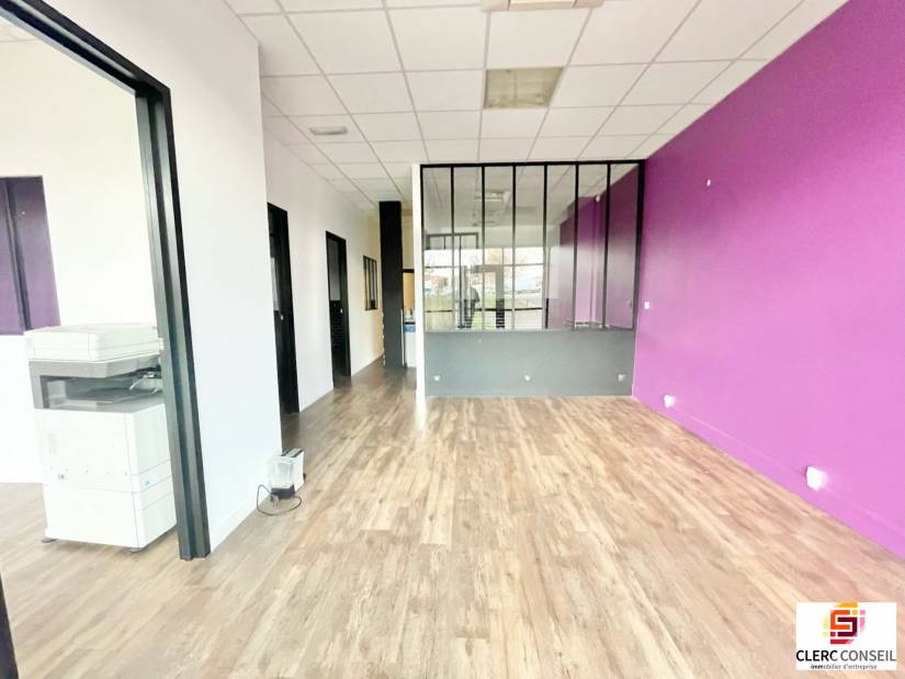 Location - Local commercial 82m² - Isneauville