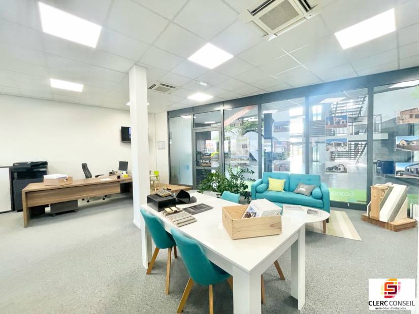 Location - Bureaux 143m² - Isneauville