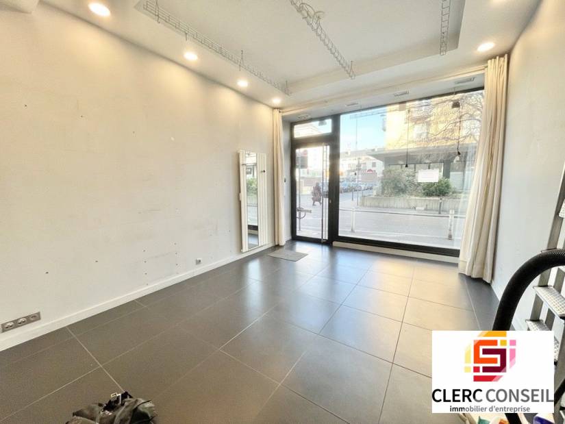 Location - Local commercial 43m² - Rouen