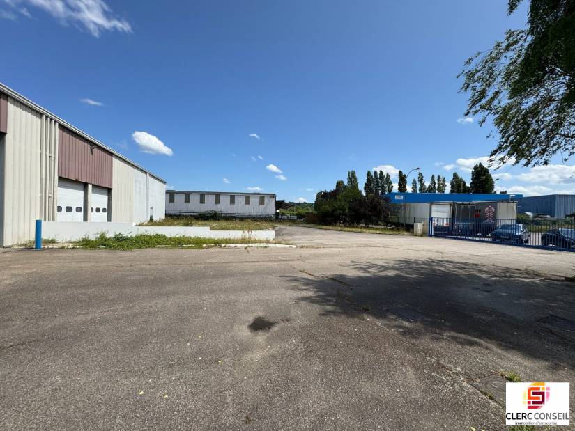 Location - Local d'activité 4027m² - Oissel