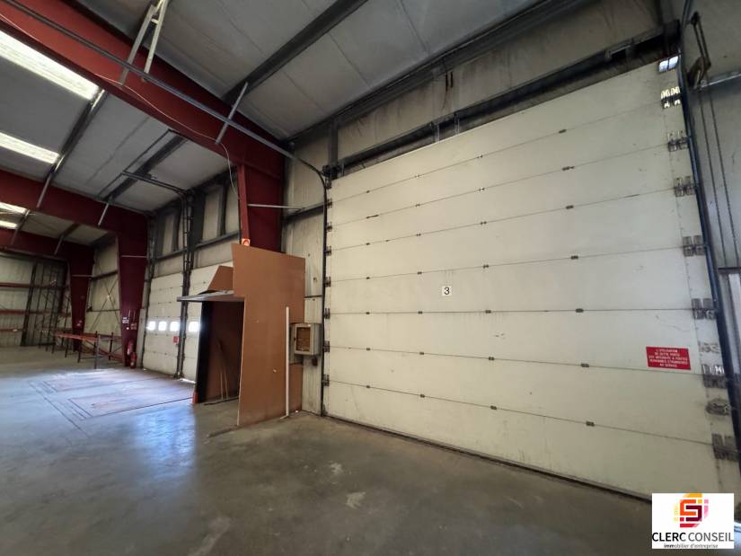 Location - Local d'activité 4027m² - Oissel