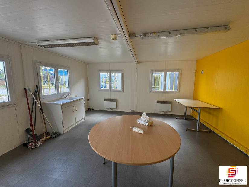 Location - Local d'activité 4027m² - Oissel