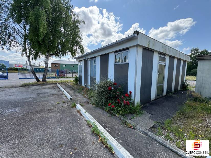 Location - Local d'activité 4027m² - Oissel