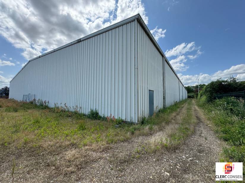 Location - Local d'activité 4027m² - Oissel