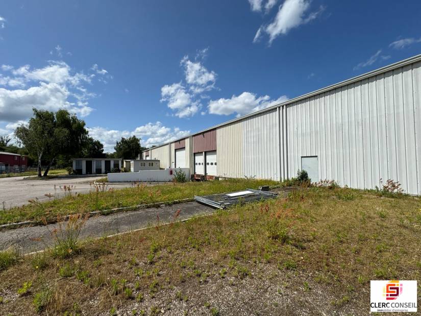 Location - Local d'activité 4027m² - Oissel