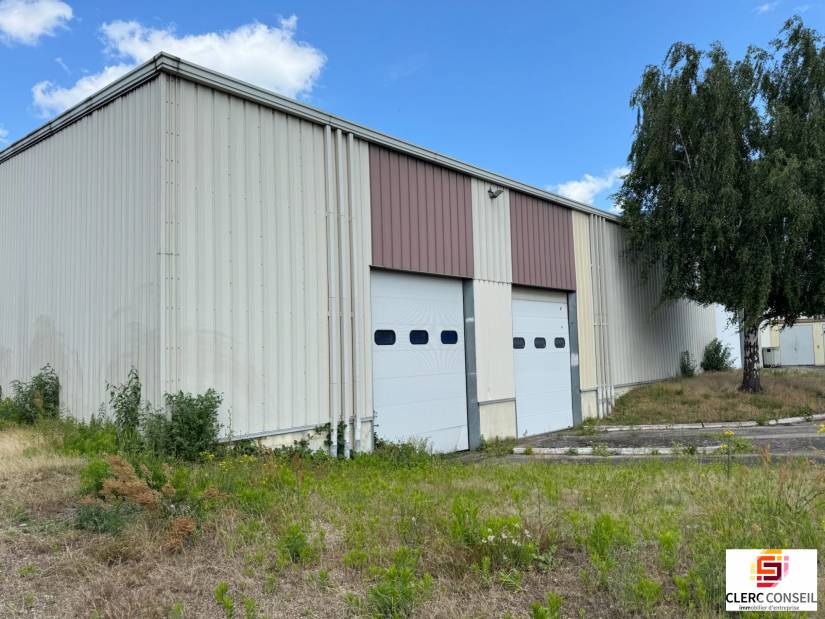 Location - Local d'activité 4027m² - Oissel