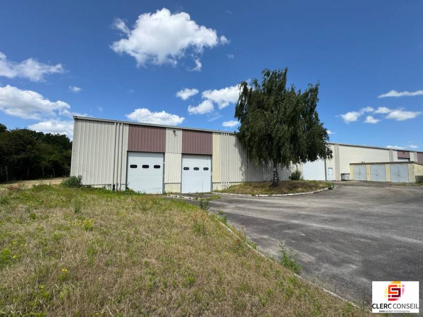 Location - Local d'activité 4027m² - Oissel