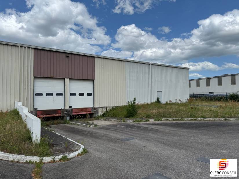 Location - Local d'activité 4027m² - Oissel