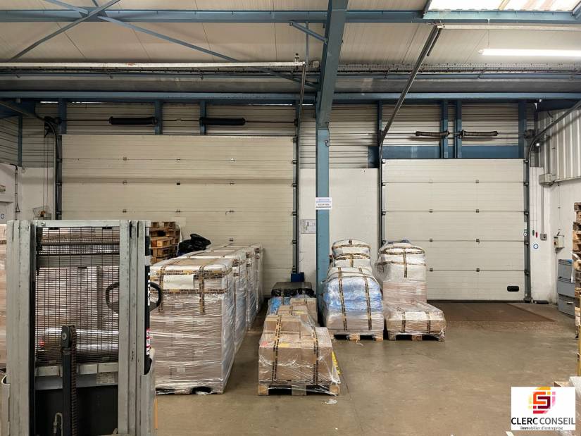 Location - Local d'activité 3300m² - Isneauville