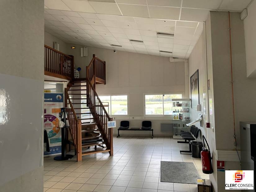 Location - Local d'activité 3300m² - Isneauville
