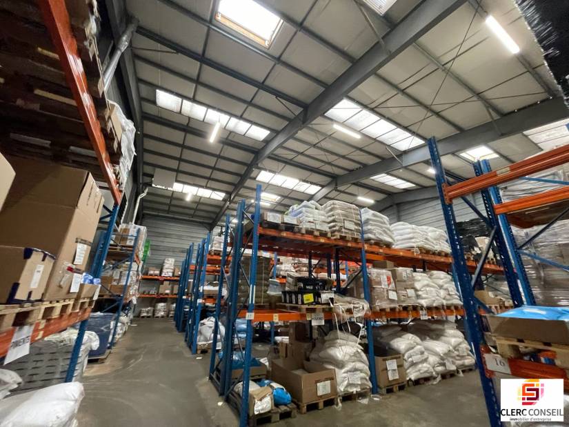 Vente - Local d'activité 3300m² - Isneauville
