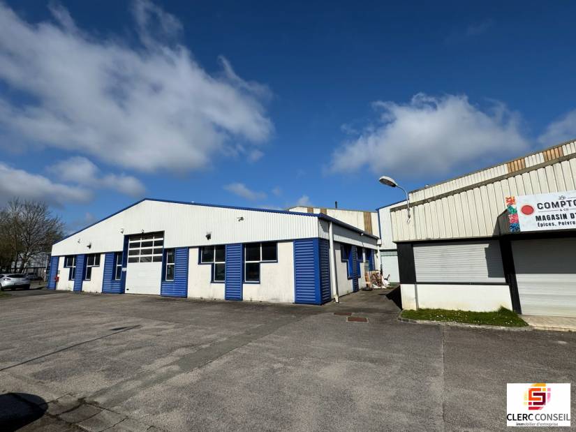 Vente - Local d'activité 3300m² - Isneauville