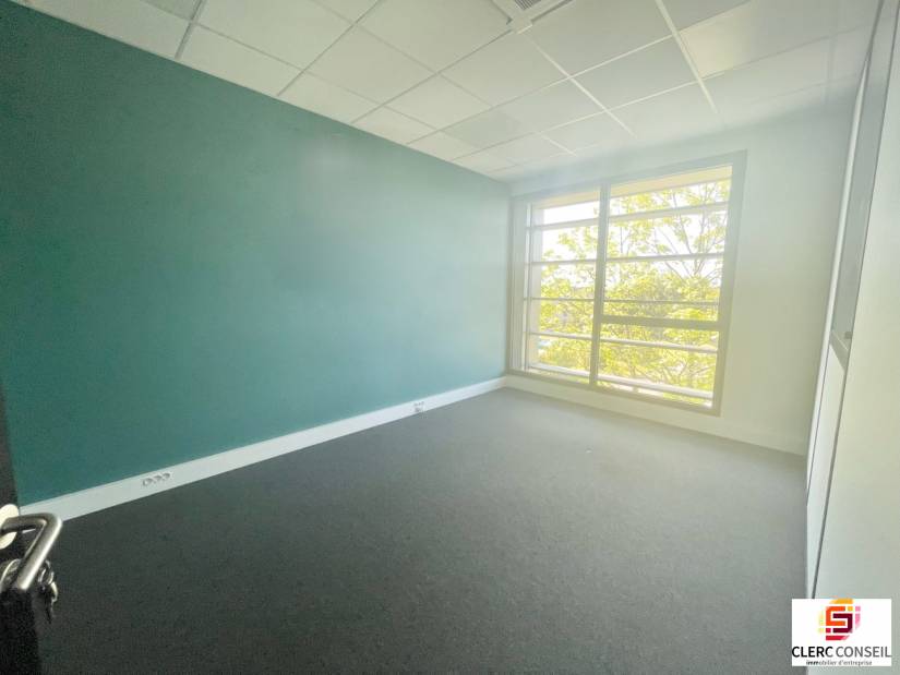 Location - Bureaux 229m² - Isneauville