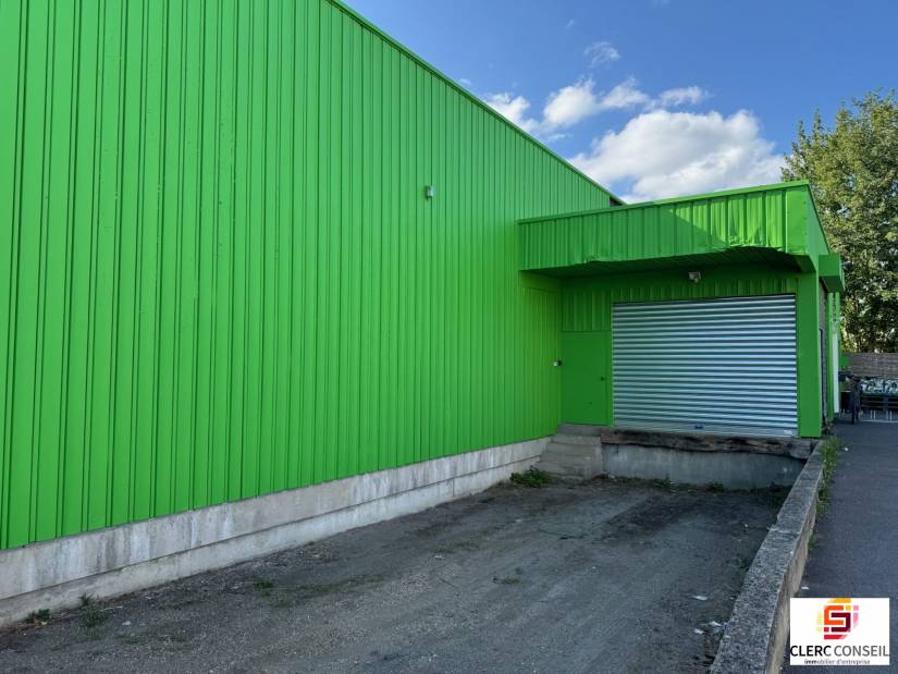 Location - Local d'activité 388m² - Val-de-reuil