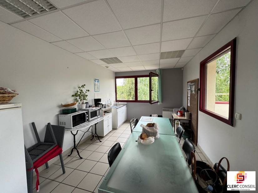 Location - Bureaux 765m² - Évreux