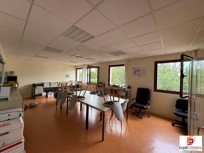 Location - Bureaux 765m² - Évreux