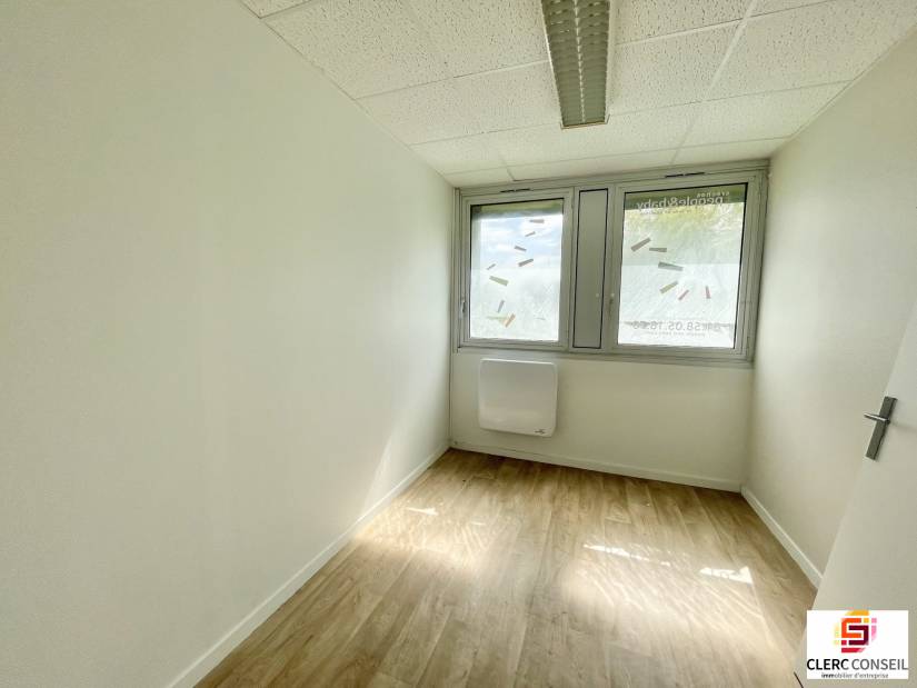 Location - Bureaux 76m² - Bihorel