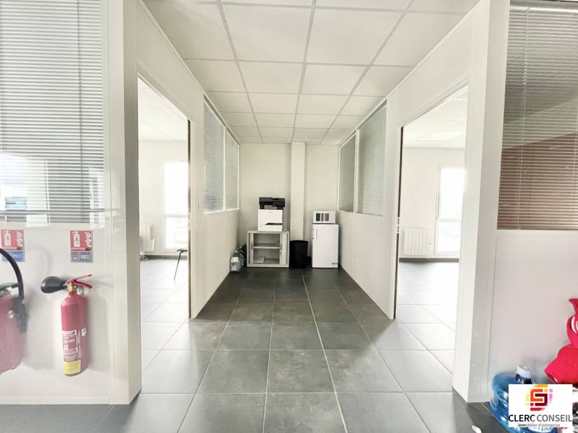 Location - Bureaux 170m² - Boos