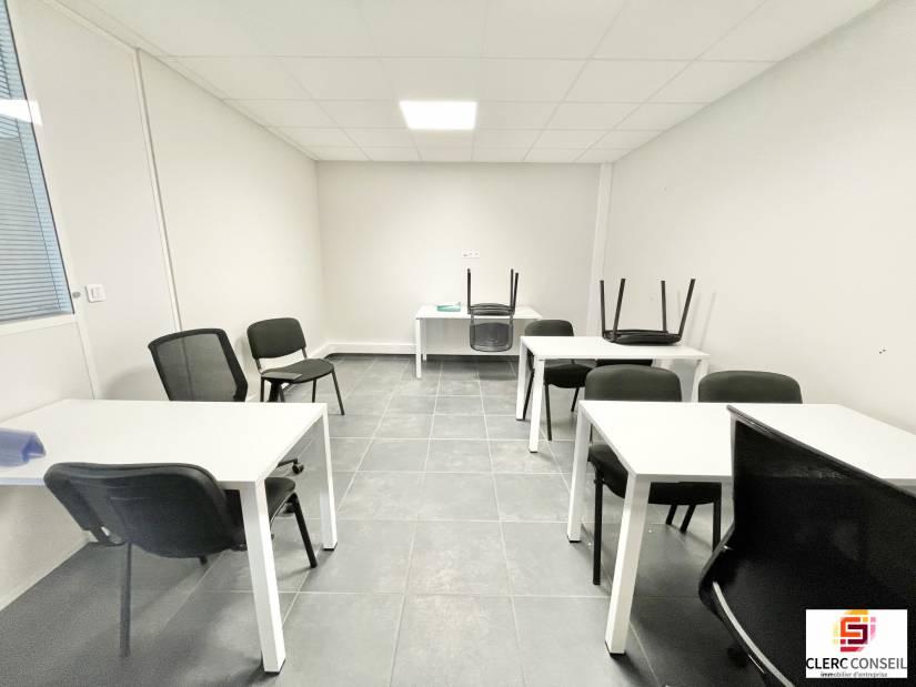 Location - Bureaux 170m² - Boos