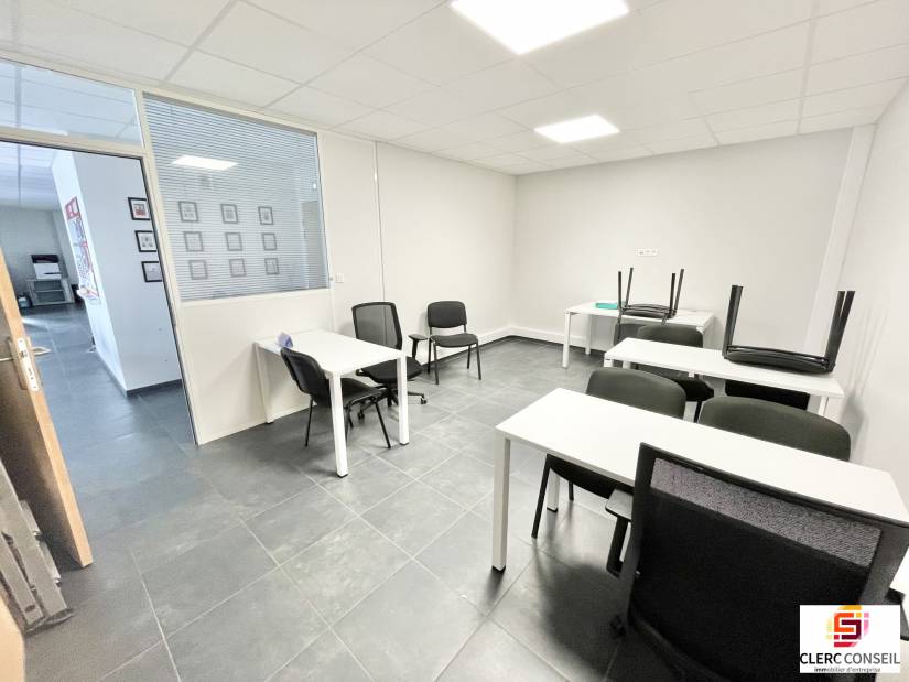 Location - Bureaux 170m² - Boos