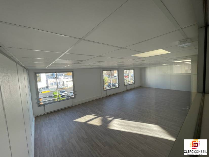 Location - Bureaux 74m² - Évreux