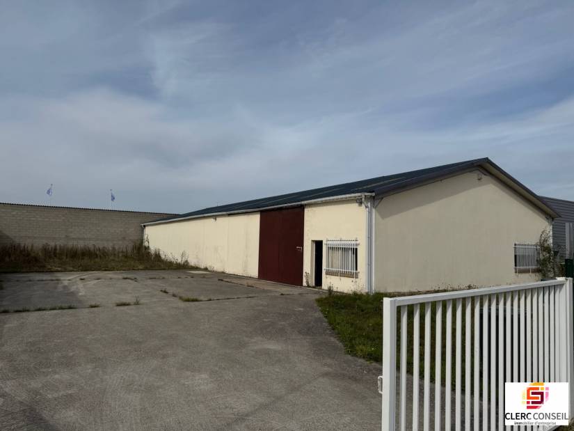 Location - Local d'activité 400m² - Angerville-la-campagne
