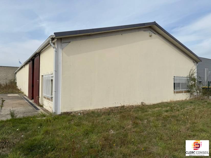 Location - Local d'activité 400m² - Angerville-la-campagne