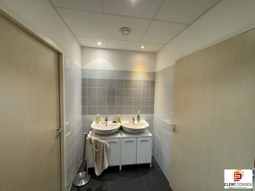 Location - Local d'activité 174m² - Rouen