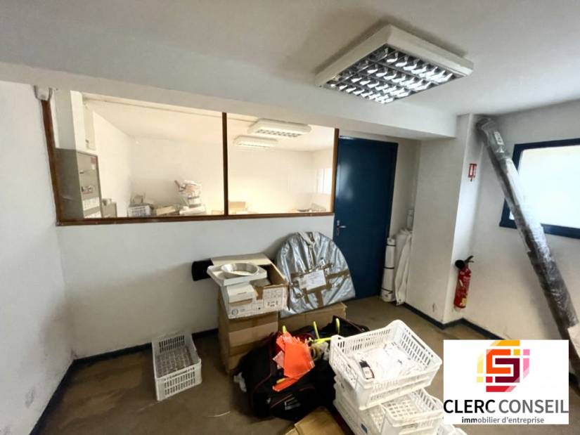 Vente - Bureaux 610m² - Mont-saint-aignan