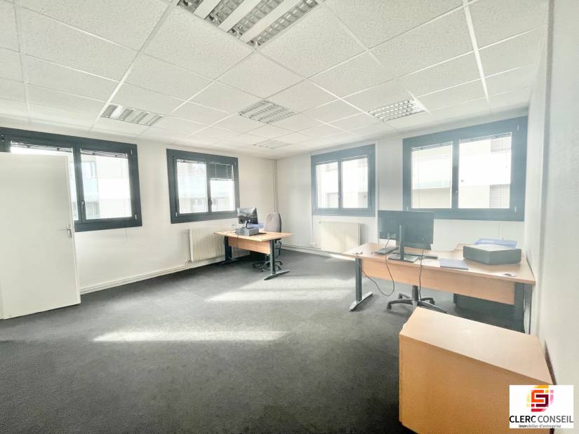 Location - Bureaux 150m² - Bihorel