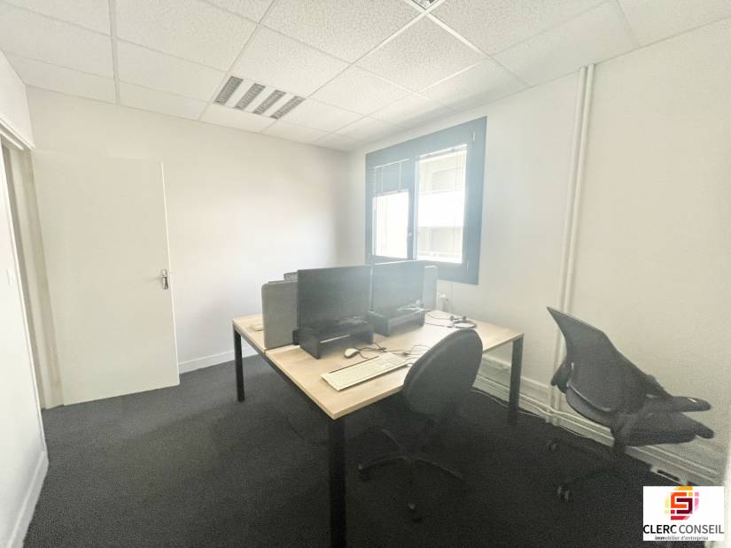 Location - Bureaux 150m² - Bihorel