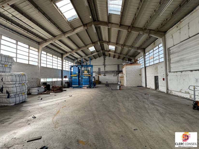 Location - Local d'activité 1700m² - Vernon