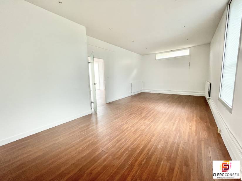 Location - Local commercial 64m² - Petit-couronne