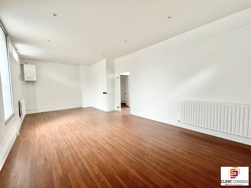 Location - Local commercial 64m² - Petit-couronne